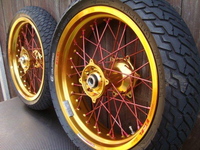 Talon excel wheels 17 x 3.5 Front, 17 x 4.25 Back Gold talon hubs, gold exc...